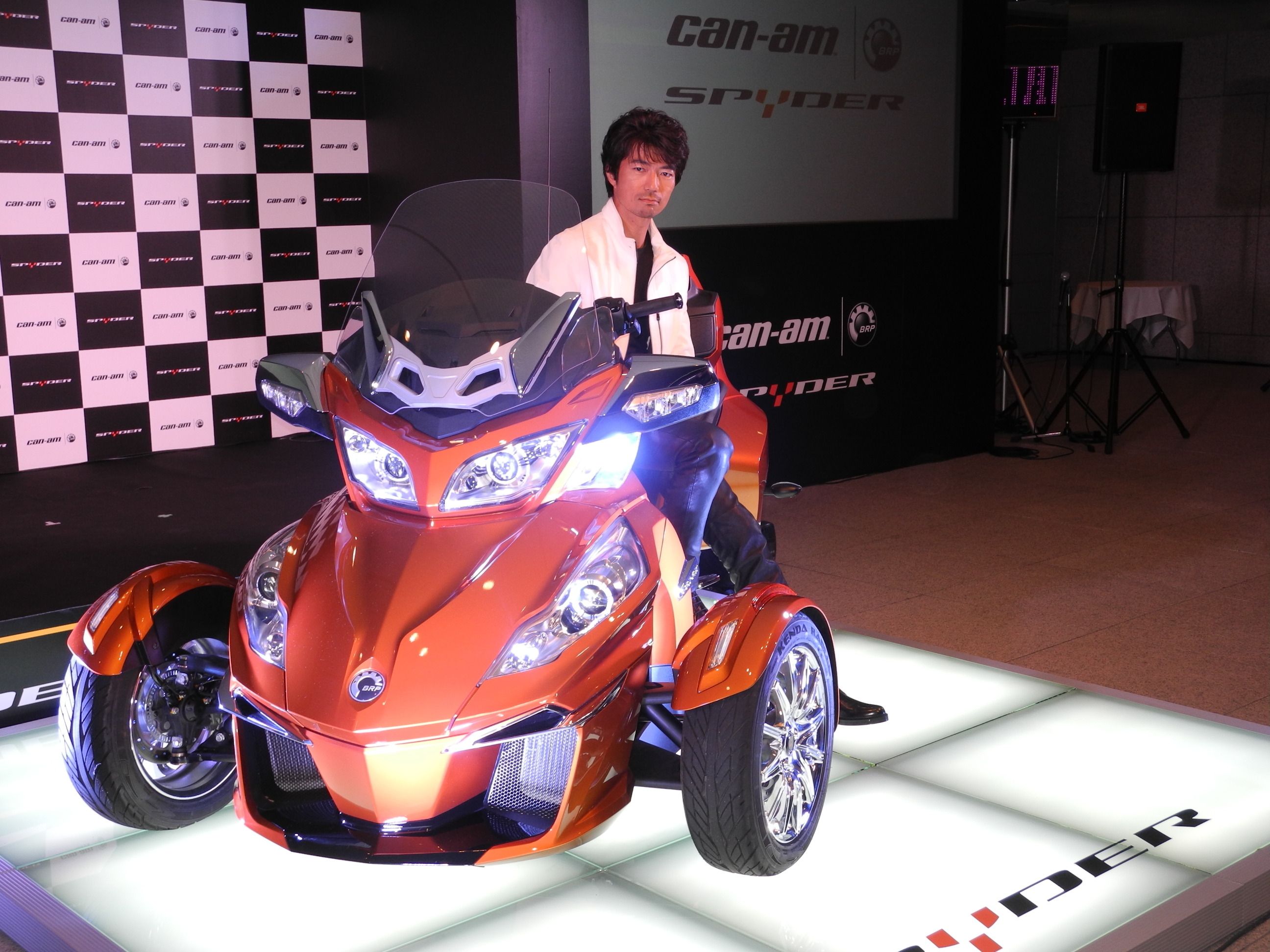 Brpスパイダー試乗 人馬一体感のような感覚 仲村トオルさん レスポンス Response Jp Brpスパイダー試乗 人馬一体感のような感覚 仲村トオルさん レスポンス Response Jp