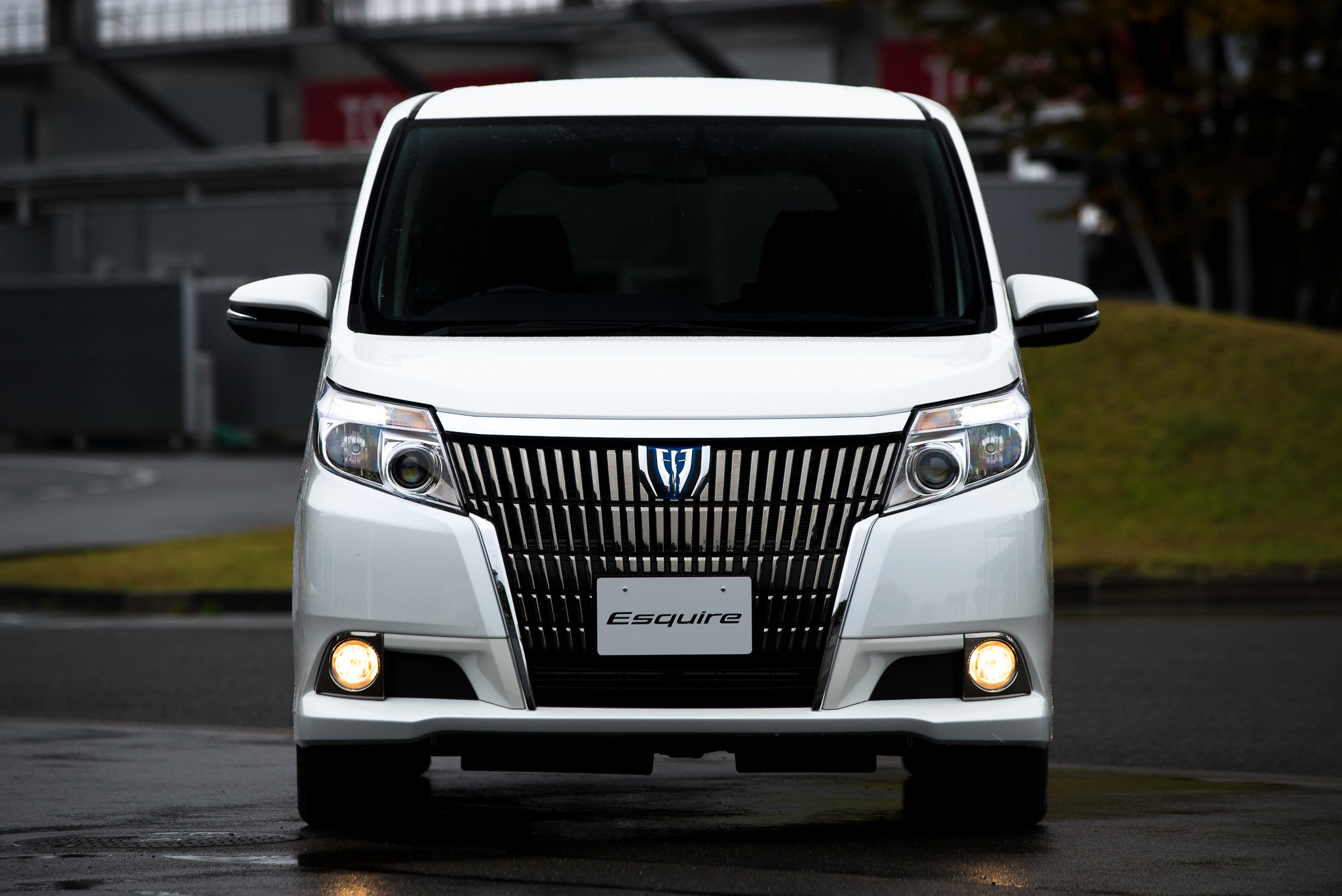 テイン 車高調 フレックスA エスクァイアハイブリッド 書き出し