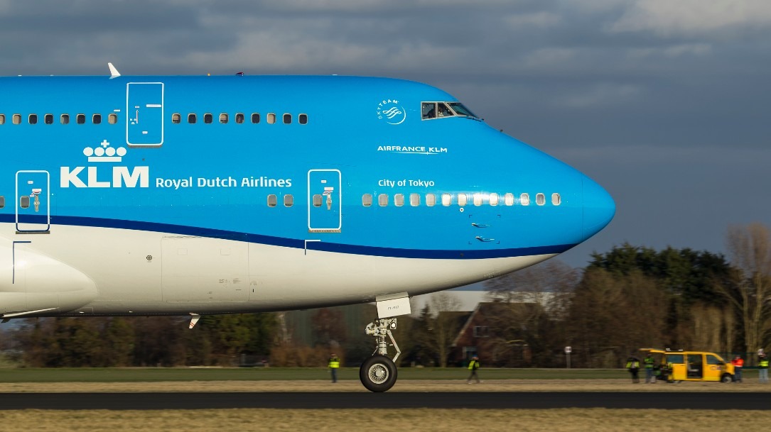 KLMオランダ航空、新塗装のB747がアムステルダムに到着 KLMオランダ航空、新塗装のB747がアムステルダムに到着