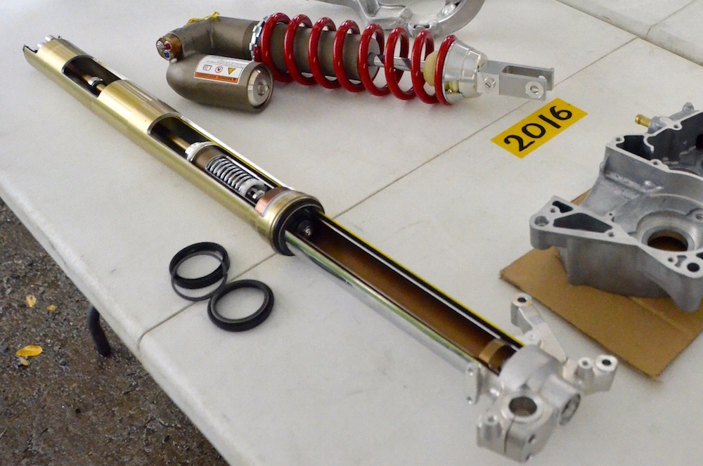 FJR1300AS フロントフォーク　KYB電動調整サスペンション FJR1300AS フロントフォーク KYB電動調整サスペンション