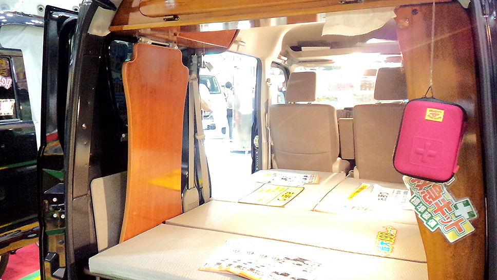東京キャンピングカーショー16 人気の軽 最安100万円台の4か5か 0万円前半の 荷物 か 9枚目の写真 画像 レスポンス Response Jp