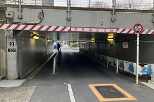 まだある! 低いガード…制限高さ2.0m、京王線・幡ヶ谷~笹塚 画像