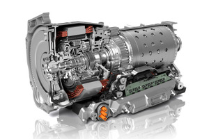 ZF、ハイブリッド技術を大幅拡充へ、EV市場の減速で 画像