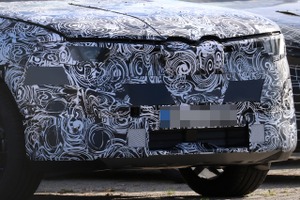 顔が激変! BMWの最小SUV『X1』改良新型、ノイエクラッセ導入へ…プロトタイプを初スクープ 画像