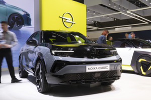 電動オペル最速、高性能EV『モッカGSE』は約820万円から…IAAモビリティ2025 画像