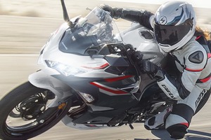 カワサキ『Ninja 400』2026年モデル発表、新色2色で11月発売、価格は81万4000円 画像