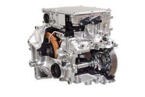 トヨタ『bZ4X』改良新型、アイシンやデンソーが共同開発の「eAxle」搭載…電費向上に貢献 画像