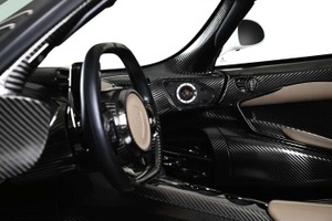 ビーウィズ、ハイエンドカースピーカー「Confidence GOLD」を初披露、ケーニグセグの実車も…ジャパンモビリティショー2025 画像