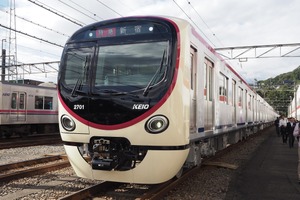 京王「2000系」デビューへ…「ひだまりスペース」採用 画像
