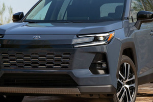 「輸入するの？」トヨタ『RAV4ハイブリッド』新型が先行して米国発売へ！SNSの注目は「ハンマーヘッド顔」 画像