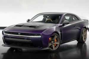 550馬力のマッスルカー『チャージャー』新型を純正用品でカスタム、カーボンパーツで攻撃的に…SEMA 2025 画像
