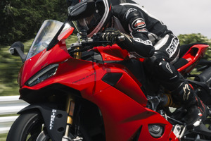 【ドゥカティ パニガーレV2 試乗】かつてないほどフレンドリー！ おすすめは豪華装備の「V2S」…小川勤 画像