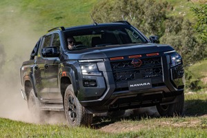 日産のピックアップトラック『ナバラ』が新型に、三菱『トライトン』と基本共用…フロントは専用デザインに 画像