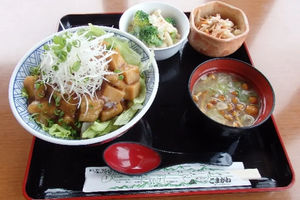 駒ヶ岳SAで中央道50周年記念メニュー、飯田短大生が考案…12月1日から期間限定販売 画像