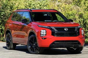 もっと良くなったはず？ 日産『ローグPHEV』は三菱アウトランダーPHEV派生…海外報道 画像