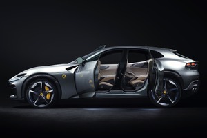 フェラーリ『プロサングエ』257台をリコール…走行中後席ドアが開くおそれ 画像