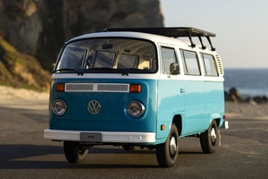 山火事から奇跡的に生還、VWの「魔法のバス」が完全修復…ロサンゼルスモーターショー2025 画像