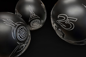 アライ×DEEN×VEATON、世界25個限定の特別ヘルメット、台湾で発売…家紋デザインで安全祈願 画像