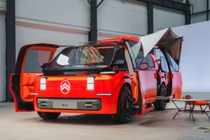 シトロエン、未来の移動空間『ELO』提案…休息・遊び・仕事の3モードで室内が大胆に変化 画像