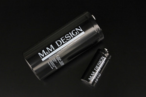 “電源強化”の定番アイテム、キャパシタ(写真は、「M&M DESIGN」のキャパシタ)。
