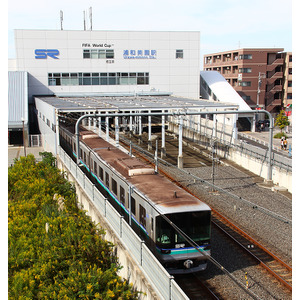 埼玉高速鉄道線の浦和美園駅。通常は使用していない臨時ホームを「酒場」にする。