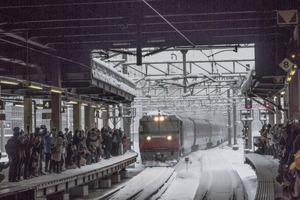 札幌駅4番ホームに入線する北海道最後の『カシオペア』。