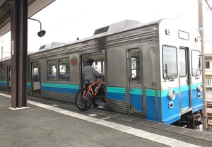伊豆急行線の「サイクルトレイン」のイメージ。4月から5月にかけて実証実験が行われる。