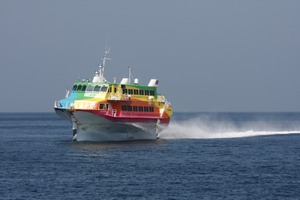 置き換えが決まった「セブンアイランド虹」。新造船は2020年6月就航予定だ。