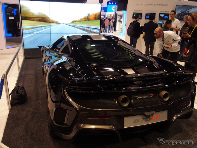 メイン展示として出展されたマクラーレン「675LT」。ここにデジタルコックピットシステムが搭載された