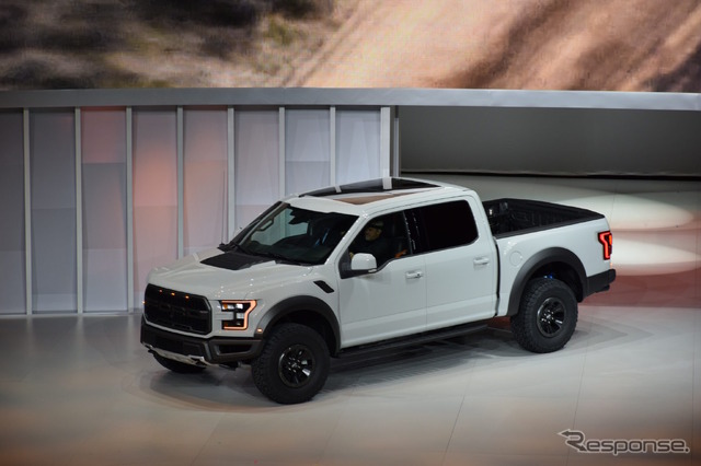 フォード F-150 ラプター 新型 スーパークルー(デトロイトモーターショー16)