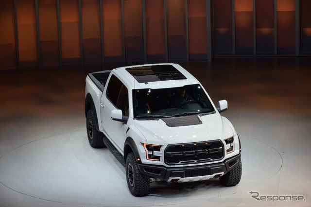 フォード F-150 ラプター 新型 スーパークルー(デトロイトモーターショー16)
