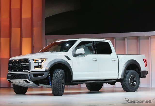 フォード F-150 ラプター 新型 スーパークルー(デトロイトモーターショー16)