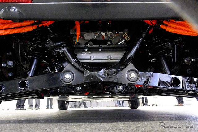 東京・田町の三菱自動車工業本社で公開されたコンバートEV実証実験車「OVEC-TWO」(1月11日)
