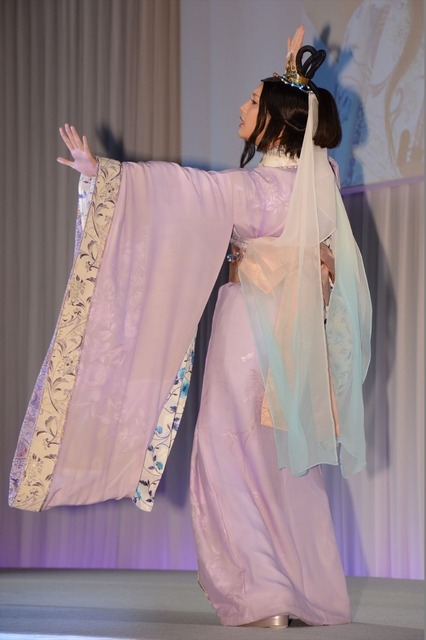 菜々緒【写真:鶴見菜美子】