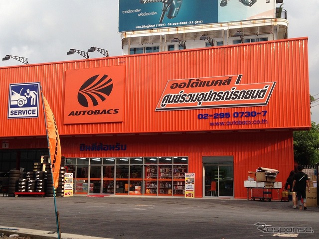 オートバックスパラマサーム店（マレーシア・参考画像）