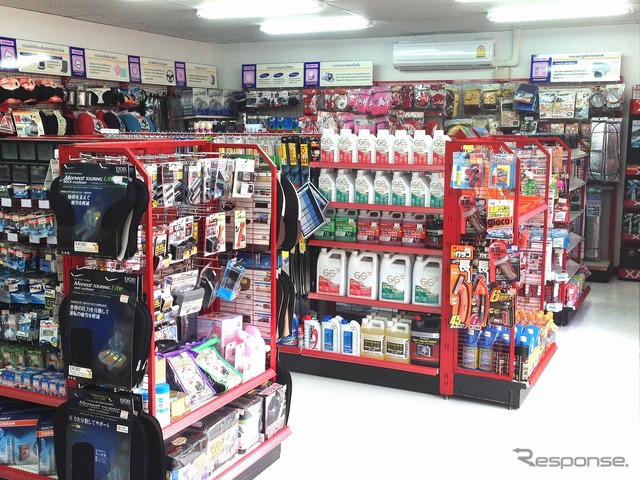 オートバックスパラマサーム店（マレーシア・参考画像）