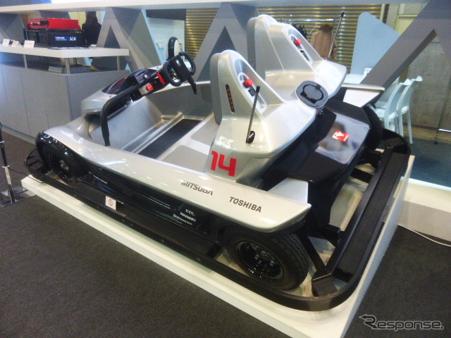 東京アールアンドデーブースに展示された鈴鹿サーキット新アトラクション用EVマシン(電動カート)「Circuit Challenger」(オートモーティブワールド2016/東京ビッグサイト/2016年1月13日)