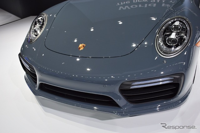 ポルシェ 911ターボ(デトロイトモーターショー16)