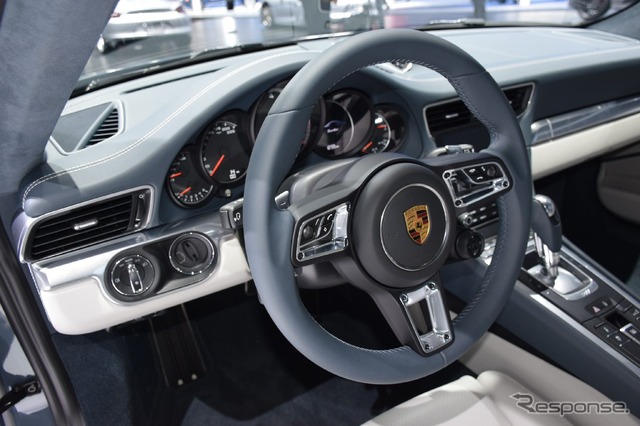 ポルシェ 911ターボ(デトロイトモーターショー16)