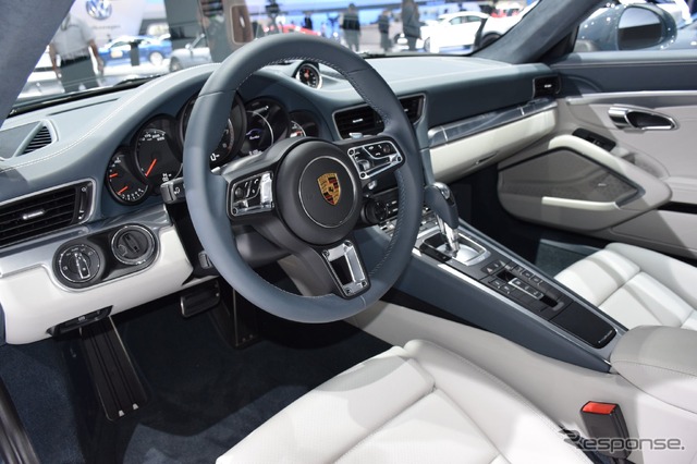ポルシェ 911ターボ(デトロイトモーターショー16)