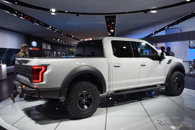 フォード F-150 ラプター スーパークルー(デトロイトモーターショー16)