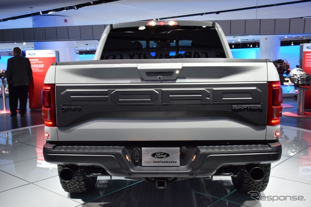 フォード F-150 ラプター スーパークルー(デトロイトモーターショー16)