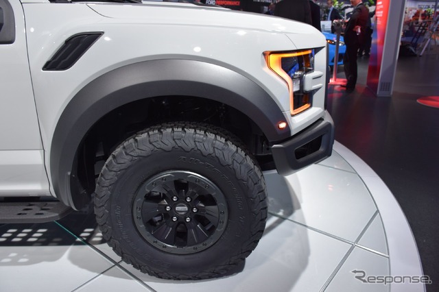 フォード F-150 ラプター スーパークルー(デトロイトモーターショー16)