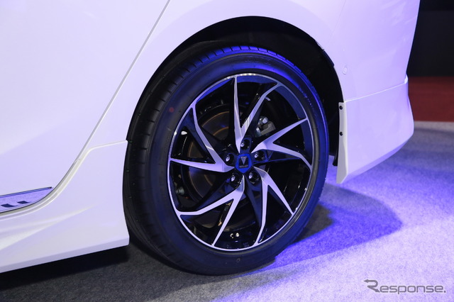 プリウス UP-GRADE STYLE(東京オートサロン16)
