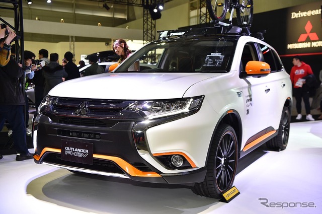 三菱 アウトランダーPHEV アウトドア ギア コンセプト（東京オートサロン16）