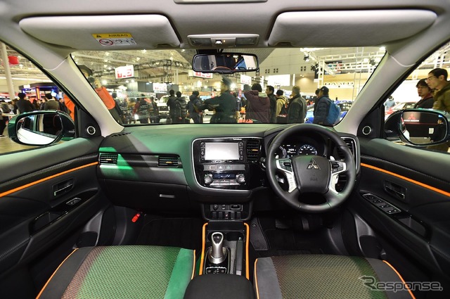 三菱 アウトランダーPHEV アウトドア ギア コンセプト(東京オートサロン16)