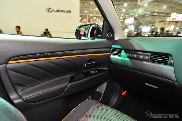 三菱 アウトランダーPHEV アウトドア ギア コンセプト(東京オートサロン16)
