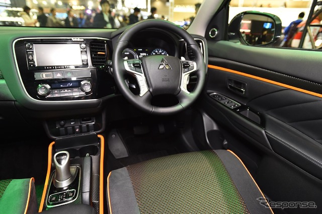 三菱 アウトランダーPHEV アウトドア ギア コンセプト(東京オートサロン16)