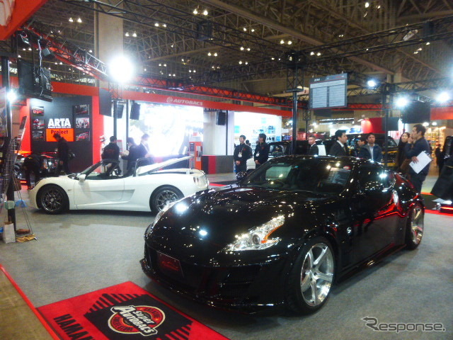 トミーカイラZZの東京エリア店頭販売をアピールするオートバックスセブン(東京オートサロン2016/1月15日/幕張メッセ)