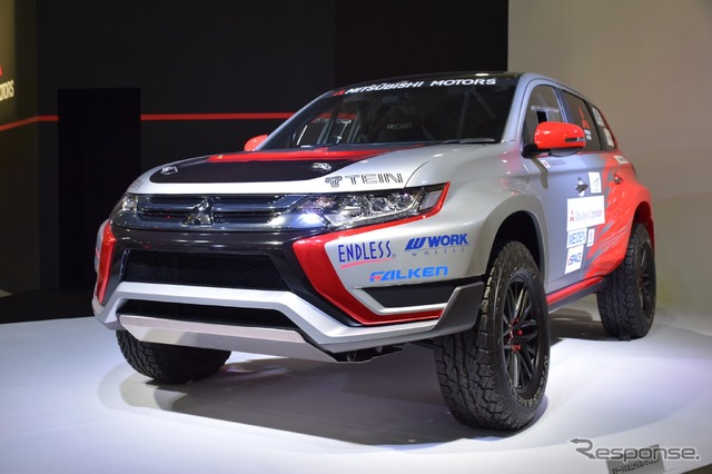 三菱 アウトランダーPHEV ラリーカー(レプリカ)(東京オートサロン16)